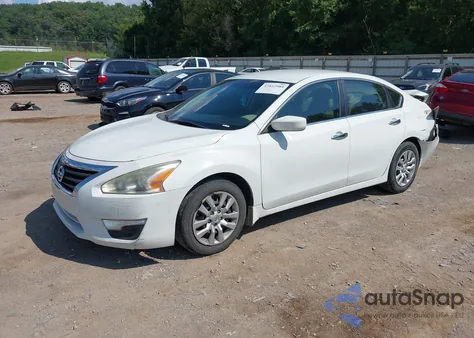 2015 Nissan Altima 2.5 S из США, поврежденный, VIN 1N4AL3AP5FN387655